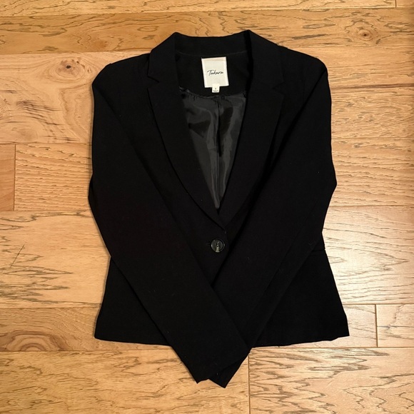 Takara Women's Tailored Black Blazer - Picture 3 of 3